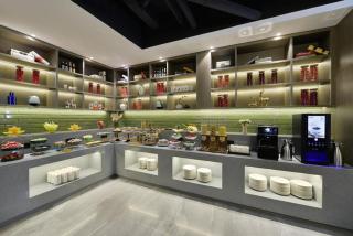 Mehood Lestie, South Gate of Xi'an Ming City Wall Northwest University - 1