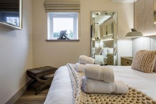 Arran Shores Luxury Shorefront Garden Terrace Apartment 7 - 1