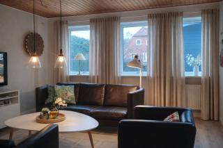 Havhuset I Øster Hurup - i byen, ved stranden - 1