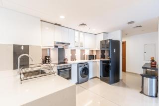 RH- Marina Living with Panoramic Views, Chic 3BR in Ocean Heights - 3