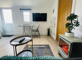 Modern Private Guest Suite Near Heathrow Free Parking & Garden - 2