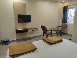 Devi Grand Lodge & Party Hall - 2