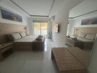 Stylish One-Bedroom Apartment with Balcony & Sea Views - 3