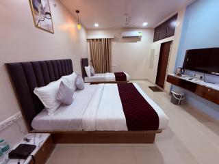Hotel Silver Leaf - Vile Parle East - Near Mumbai Airport - 3