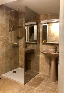 Charmante maison de village à Fontaine-de-Vaucluse - 2