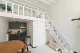 Charming studio in the 4th district of Paris - 5