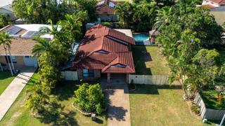 Serene Stay on Stafford w Pool & Alfresco-Sleeps7 - 4