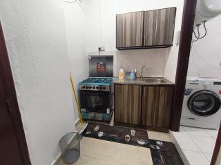 Fully Furnished Studio with roof 3rd floor - استوديو مفروش فرش كامل - 4