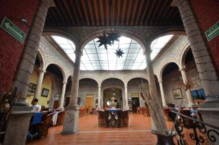Howard Johnson by Wyndham Morelia Calle Real - Morelia - 0