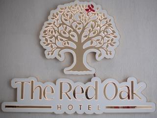 The Red Oak Hotel - 7