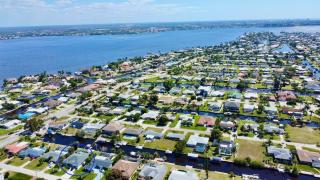 CoralVilla Belle Isle - pool,, south-facing, good boating location, Tiki Hut - 9