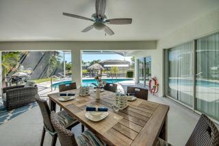 CoralVilla Belle Isle - pool,, south-facing, good boating location, Tiki Hut - 1