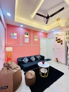 SkyVista - Ganga View Apartment - 1