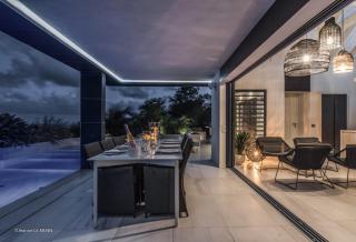 Charming Empathic Villa with Inviting Infinity Pool - 8