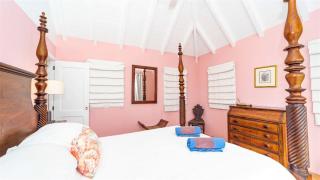 Well-equipped Villa Close to Amenities - 4