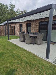 Nagelneues Ferienhaus mit Spielbereich und Garten - 8