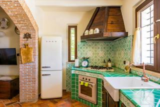 Exclusive Villa With Pool Near Caserta - 4