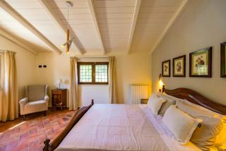 Exclusive Villa With Pool Near Caserta - 2