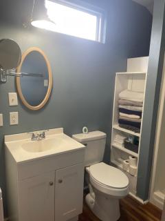 Tiny Farmhouse with privacy fenced yard - 3