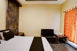 SPOT ON The Highway Courtyard - 9