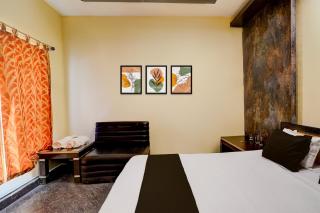 SPOT ON The Highway Courtyard - 4