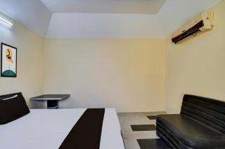 SPOT ON The Highway Courtyard - 1