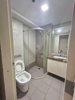 Staycation near MOA at Monarch - 7