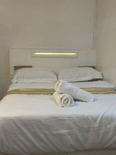 Cozy Budget Studio Near Transport with Workspace - 4