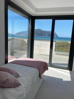 Lujosa casa en primera línea playa increibles vistas mar - 1