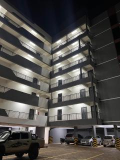 Luxury Calm Stay with Gym, Rooftop Views, Kampala - 4