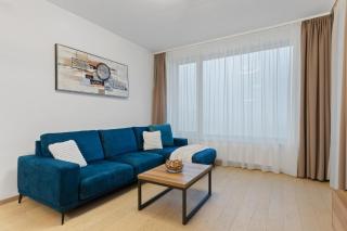 Breathtaking Castle View - Modern Sky Park Apartment - 4