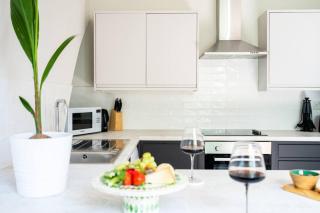 2-Bed · City Centre · Sleeps 4 - Cardiff - 5