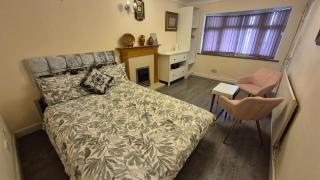 Spacious Double Room in a shared house - 4