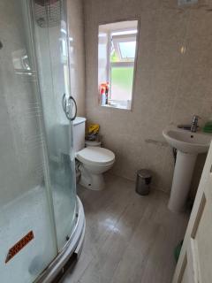 Spacious Double Room in a shared house - 1