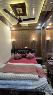 Bisht Hotel And Restaurant - 3