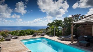 Beautiful Villa with a Tropical Environment - 0