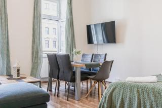 Stylish & Cozy 2-Bedroom Apartment, Very Central - 6