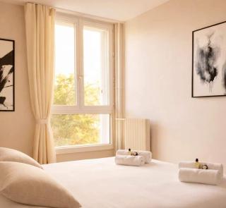 Central Paris - Executive apartment with lift for 8 - 2