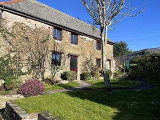 Rowan Cottage - sleeps 2 - Nr Looe and Polperro - 0