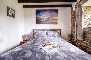 Rowan Retreat - sleeps 2 - Nr Looe and Polperro - 9