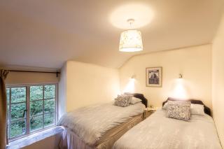 Cuckoo Tor Lanteglos woodland coastline nearby - 2