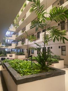 Resort Inspired Condo easy access to NAIA Terminal 1 near Okada & COD - 0
