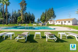 Cubo's NAZ Country Stay Family Fun B&B - 5