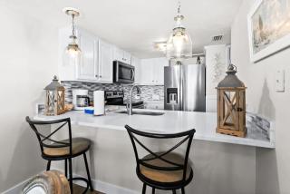One Seagrove Place 0704 - 4