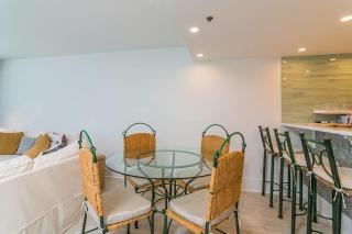 One Seagrove Place 1302 - 3