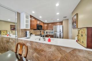 One Seagrove Place 1408 - 1