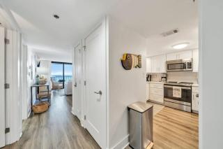 One Seagrove Place 0305 - 1