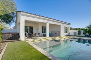 Hot Tub & Community Perks! Sleek Goodyear Retreat - 0