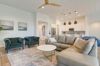 Hot Tub & Community Perks! Sleek Goodyear Retreat - 5