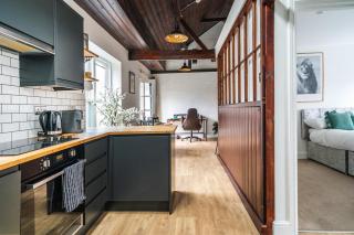 Designer Apartment - Central Luton - 9